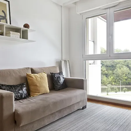 Apartment Urumea 1 *
